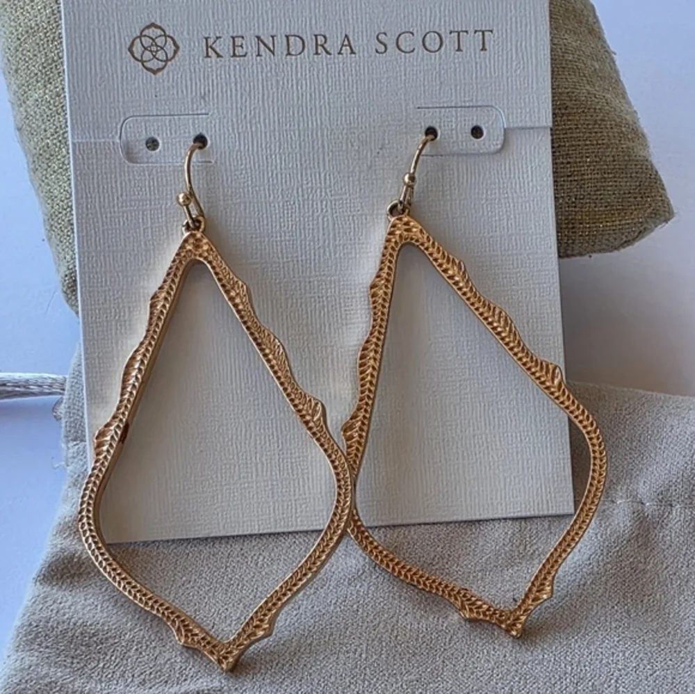 Kendra Scott Textured Rose Gold Sophie Earrings New‎